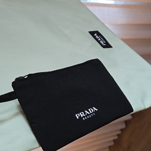 Brand New PRADA TOTE & POUCH - Picture 2 of 5